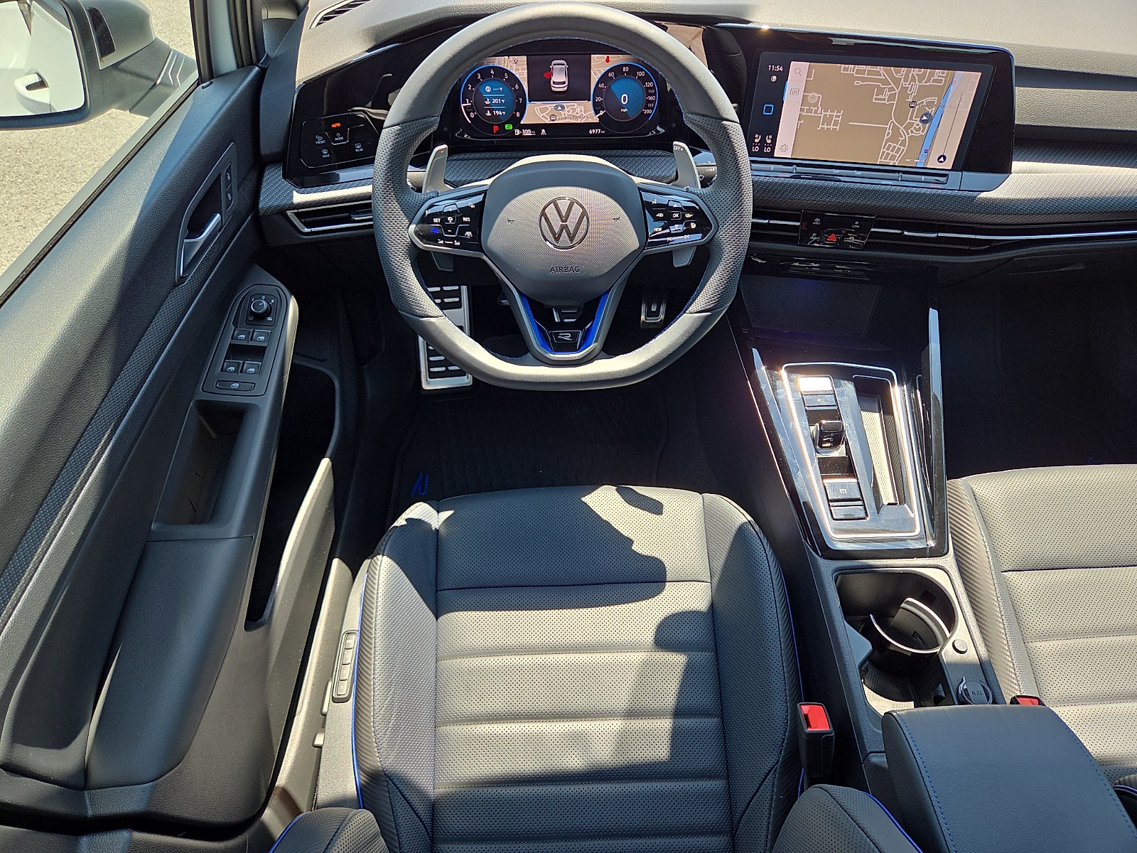 Used 2024 Volkswagen Golf R AWD/4WD image 12