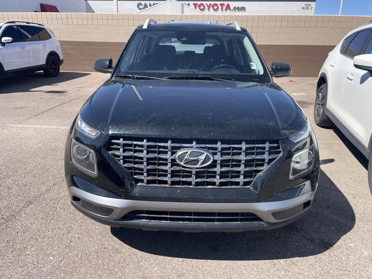 Used 2022 Hyundai Venue SEL image 3