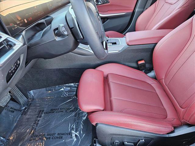 Used 2025 BMW 330i Sedan w/ Premium Package image 15