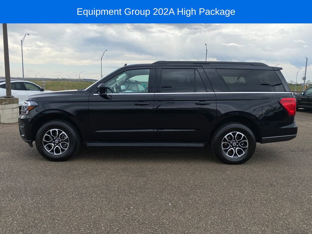 Used 2024 Ford Expedition Max XLT AWD/4WD image 3