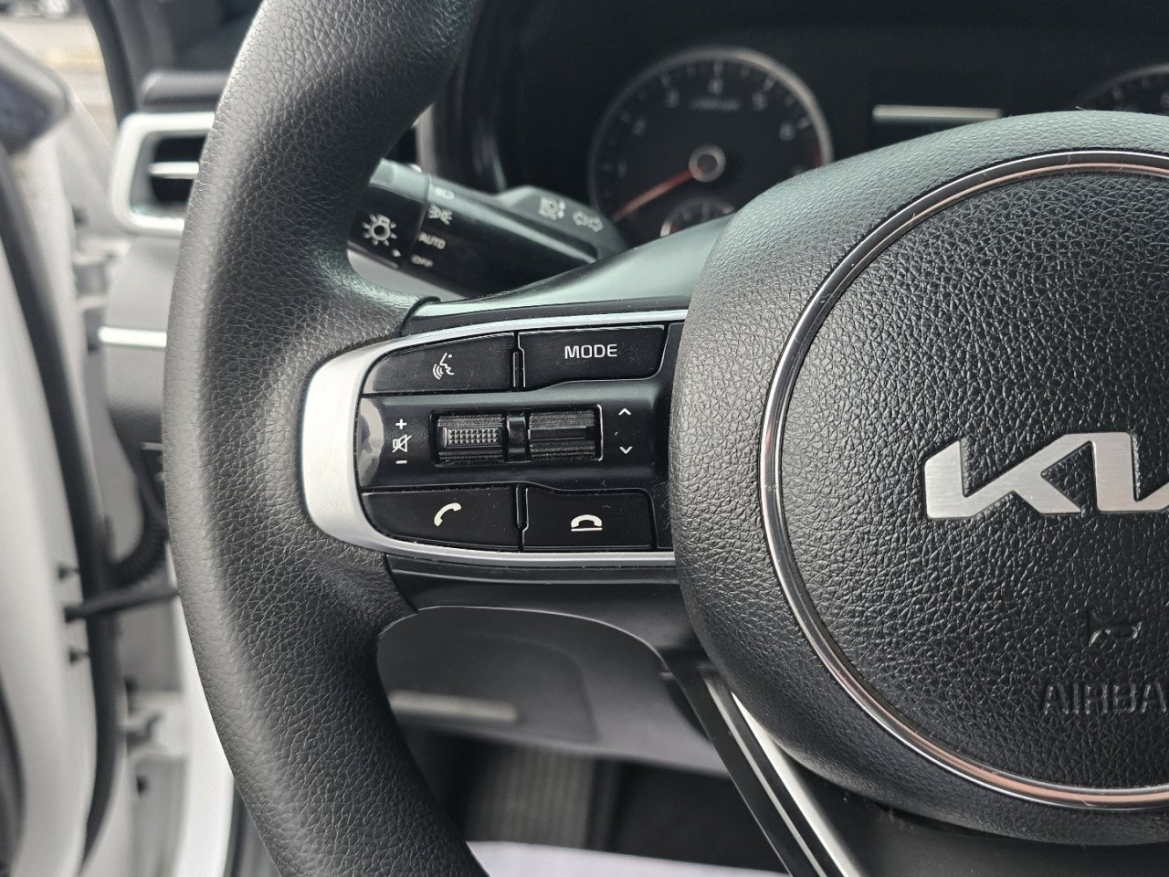 Used 2022 Kia K5 LXS image 24