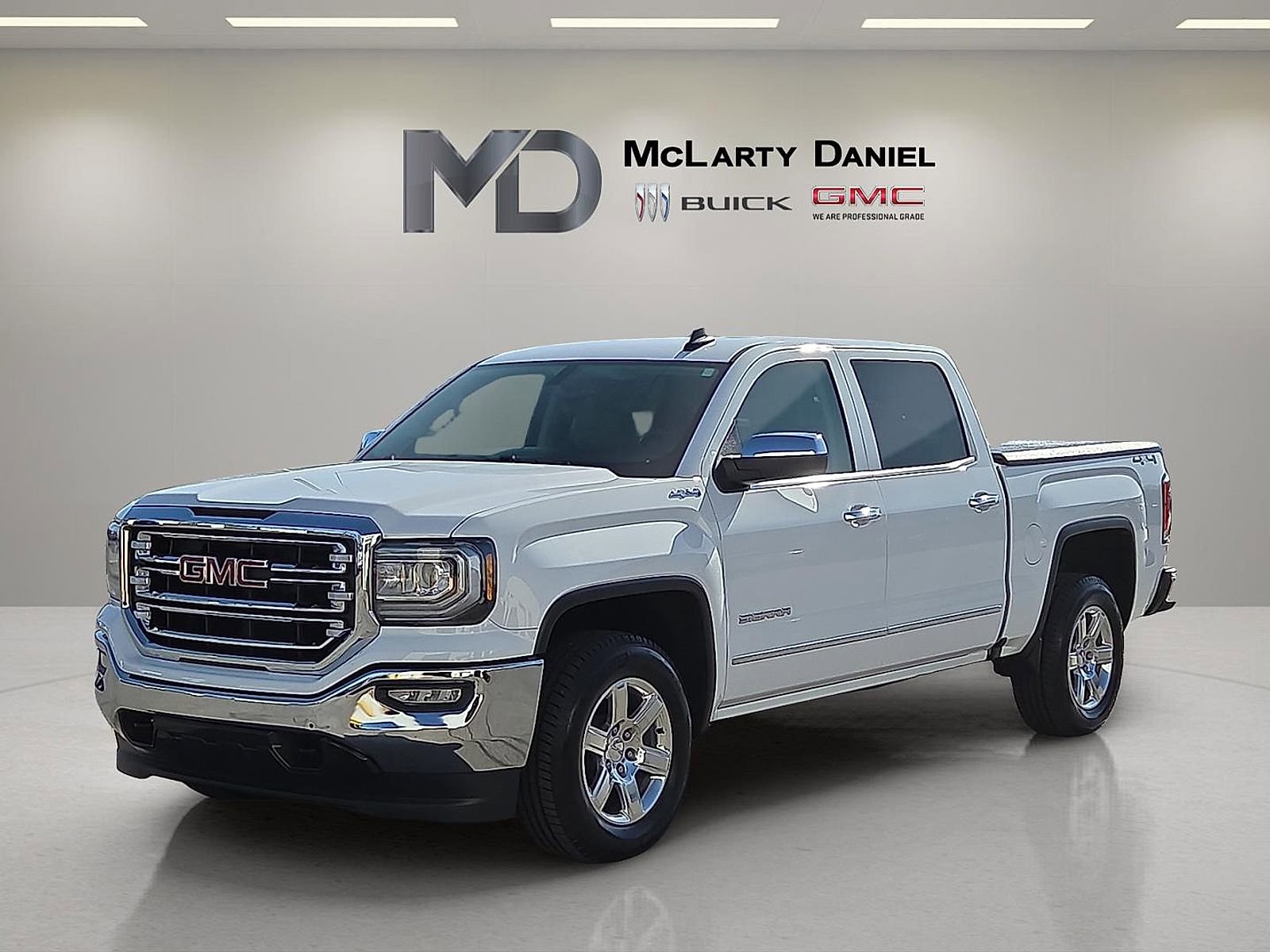 Certified 2017 GMC Sierra 1500 SLT image 2