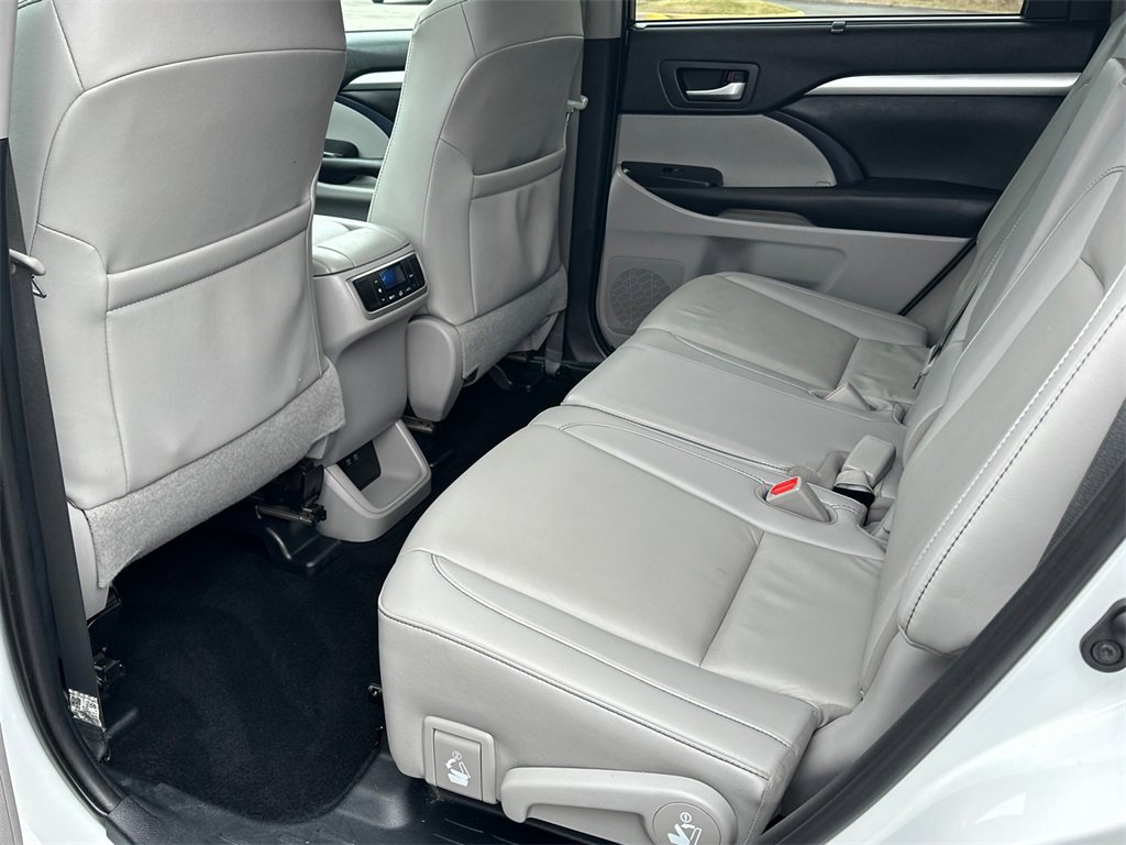 Used 2019 Toyota Highlander XLE image 20