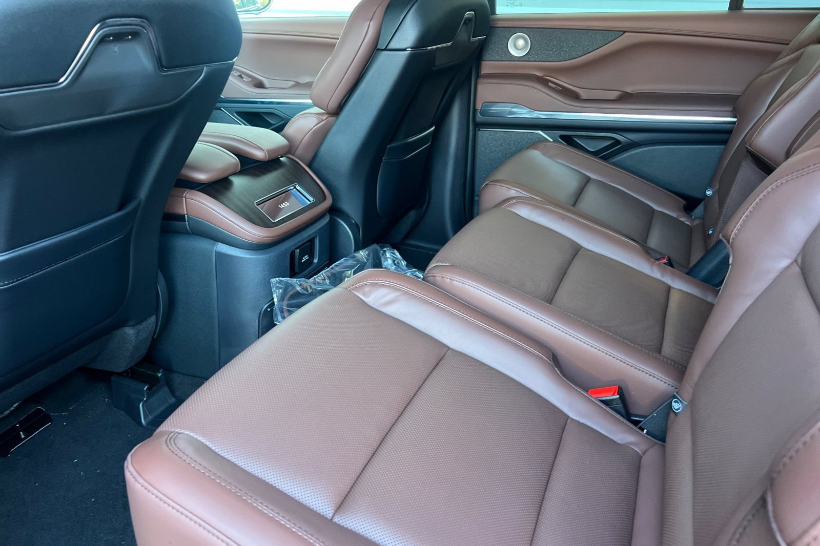 New 2026 Lincoln Navigator L Reserve AWD/4WD image 9
