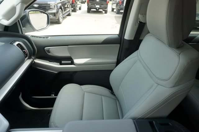 New 2027 Ford Expedition Active RWD image 38