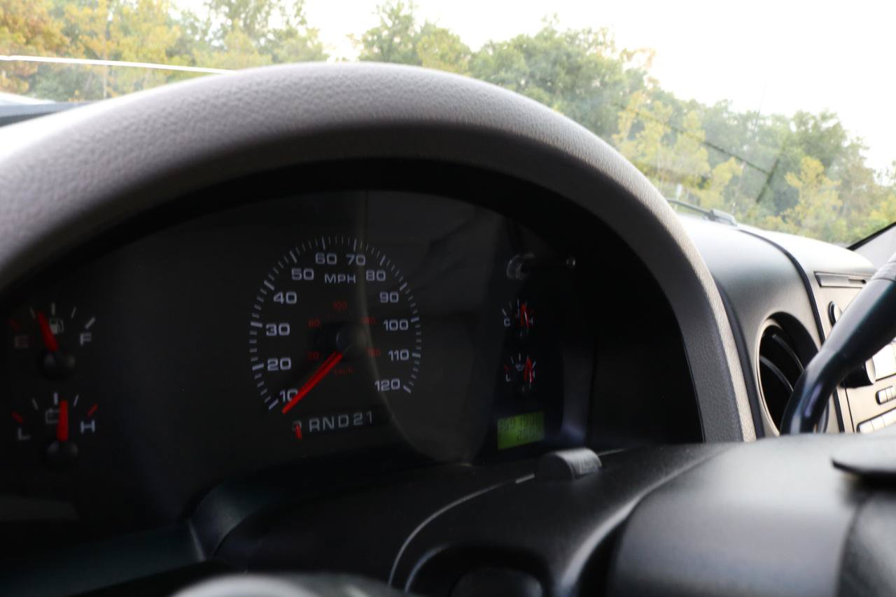 Used 2005 Ford F150 2WD Regular Cab image 22