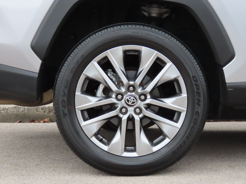 Used 2024 Toyota RAV4 XLE Premium AWD/4WD image 17