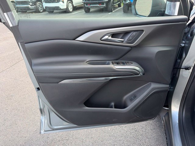 New 2027 Chevrolet Traverse LT w/ Driver Confidence Package FWD image 26