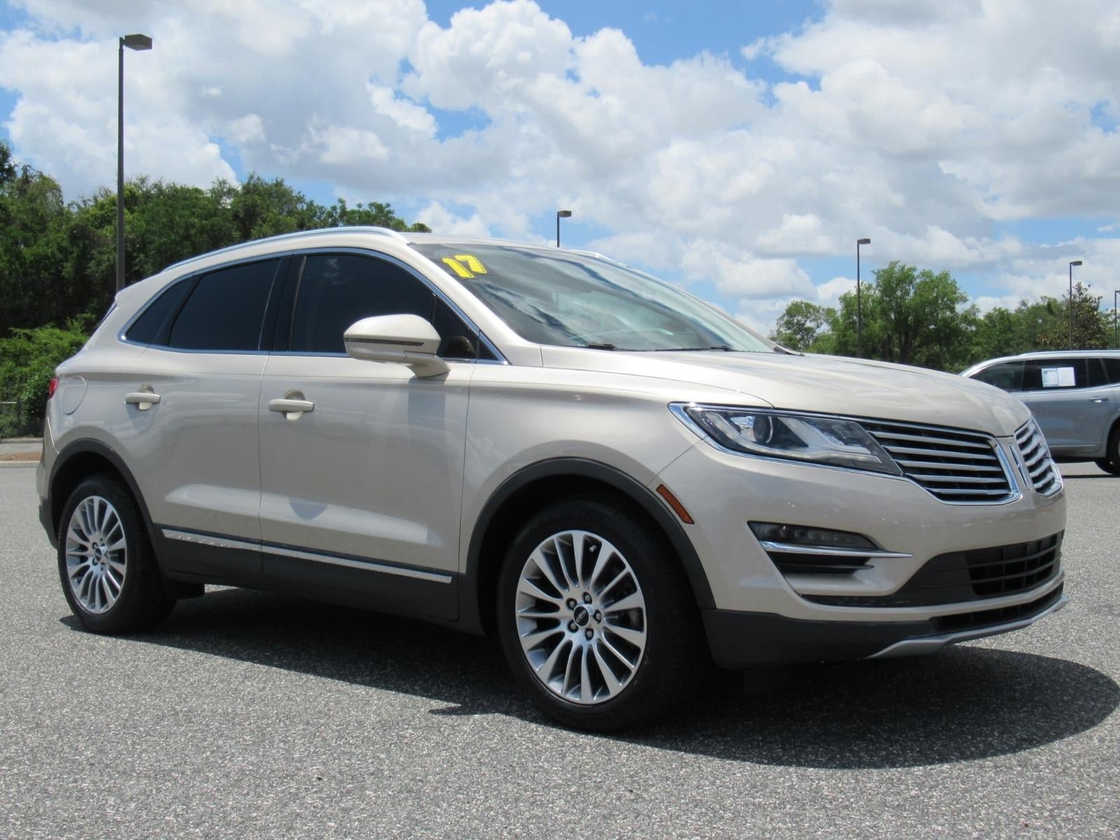 Used 2017 Lincoln MKC Reserve FWD image 1