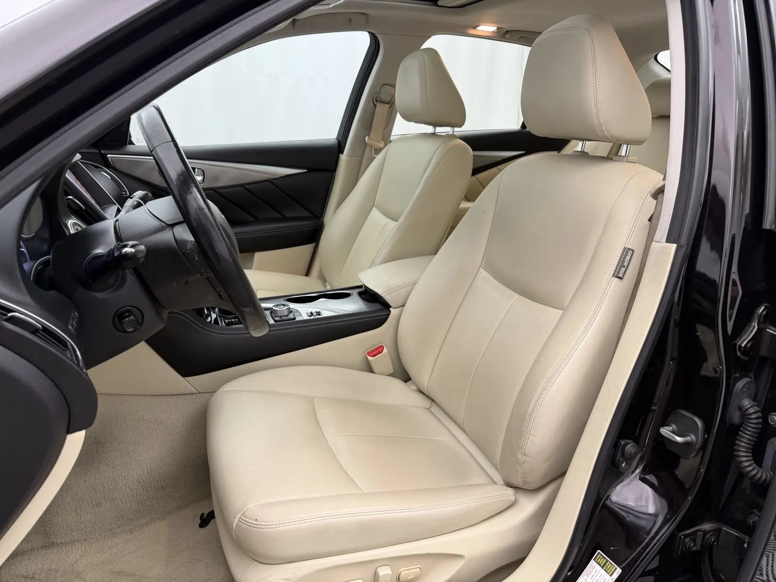 Used 2016 INFINITI Q50 Premium w/ 2.0T Premium Plus Package AWD/4WD image 8