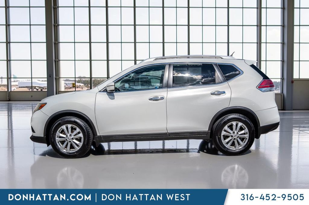 Used 2014 Nissan Rogue SV FWD image 2