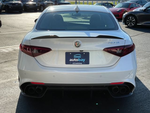 Used 2018 Alfa Romeo Giulia Quadrifoglio w/ Driver Assist Dynamic Package RWD image 13