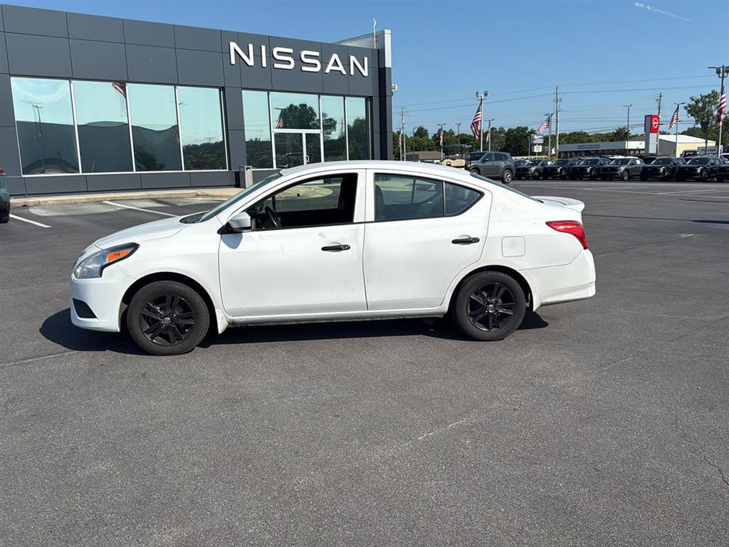 Used 2019 Nissan Versa S Plus FWD image 2