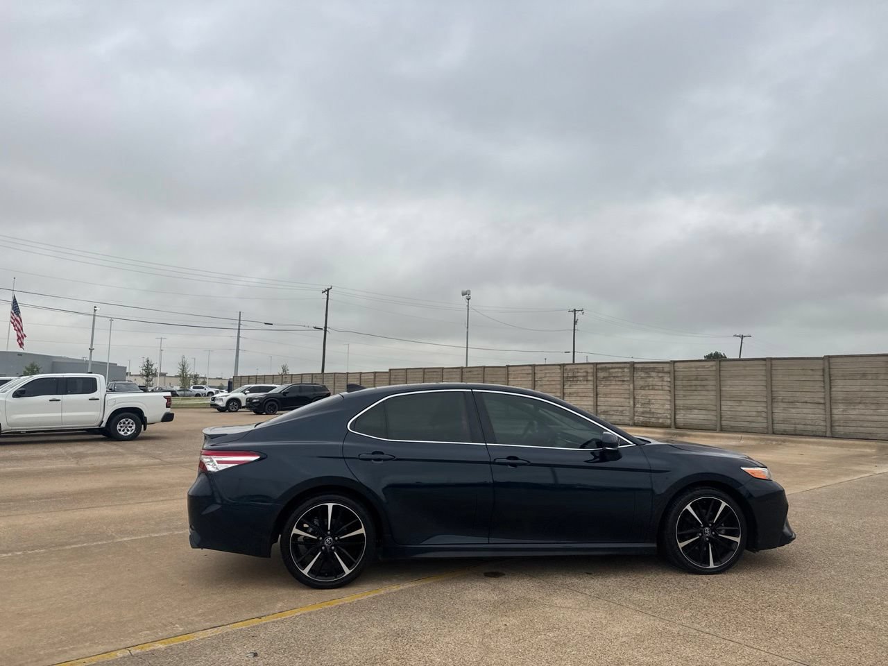 Used 2020 Toyota Camry XSE FWD image 27