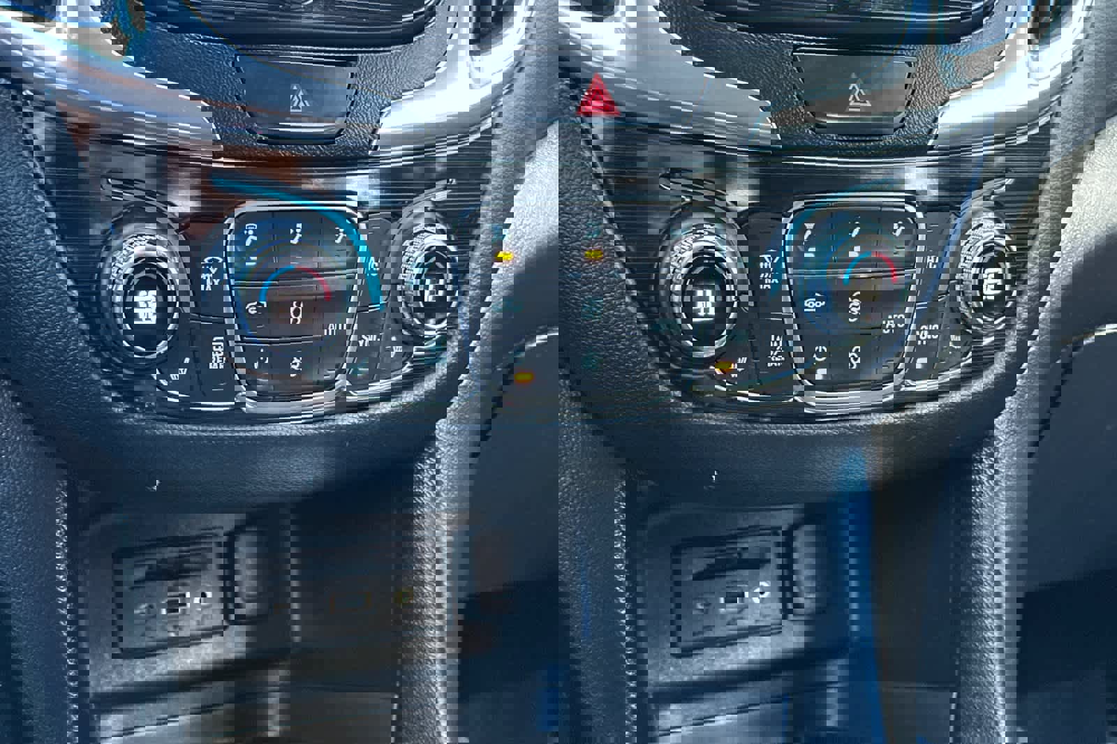 Used 2020 Chevrolet Equinox LT image 23