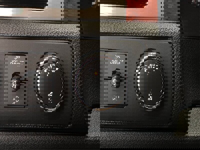 Used 2010 GMC Yukon SLT image 25