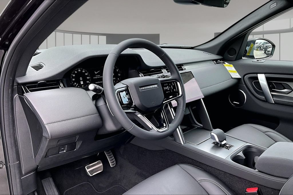 New 2026 Land Rover Discovery Sport Landmark AWD/4WD image 7