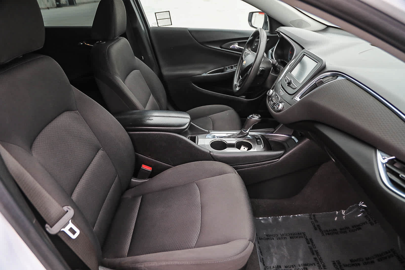 Used 2018 Chevrolet Malibu LT FWD image 16