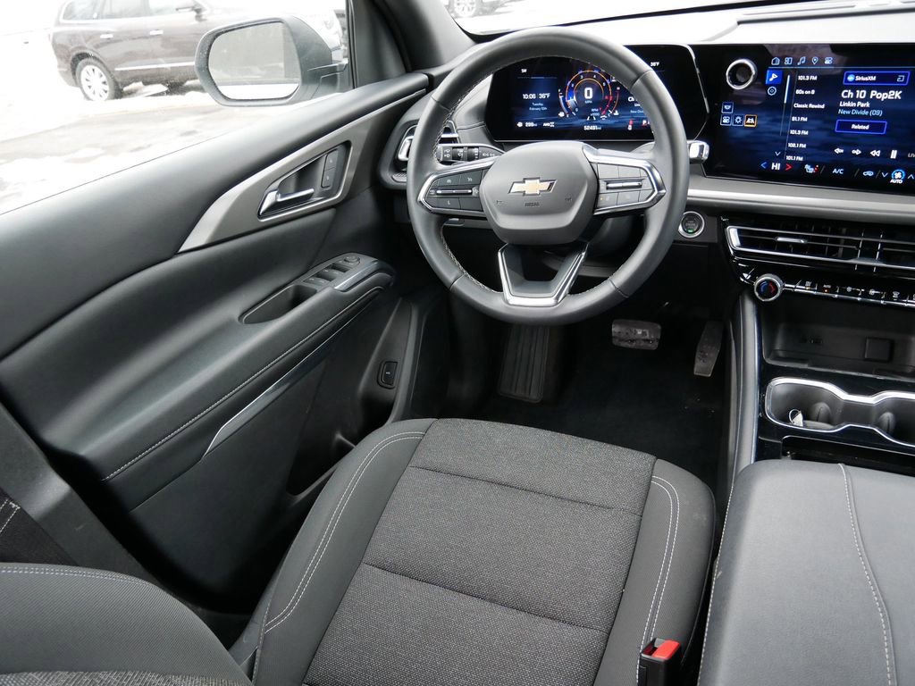 Used 2024 Chevrolet Traverse LT image 13