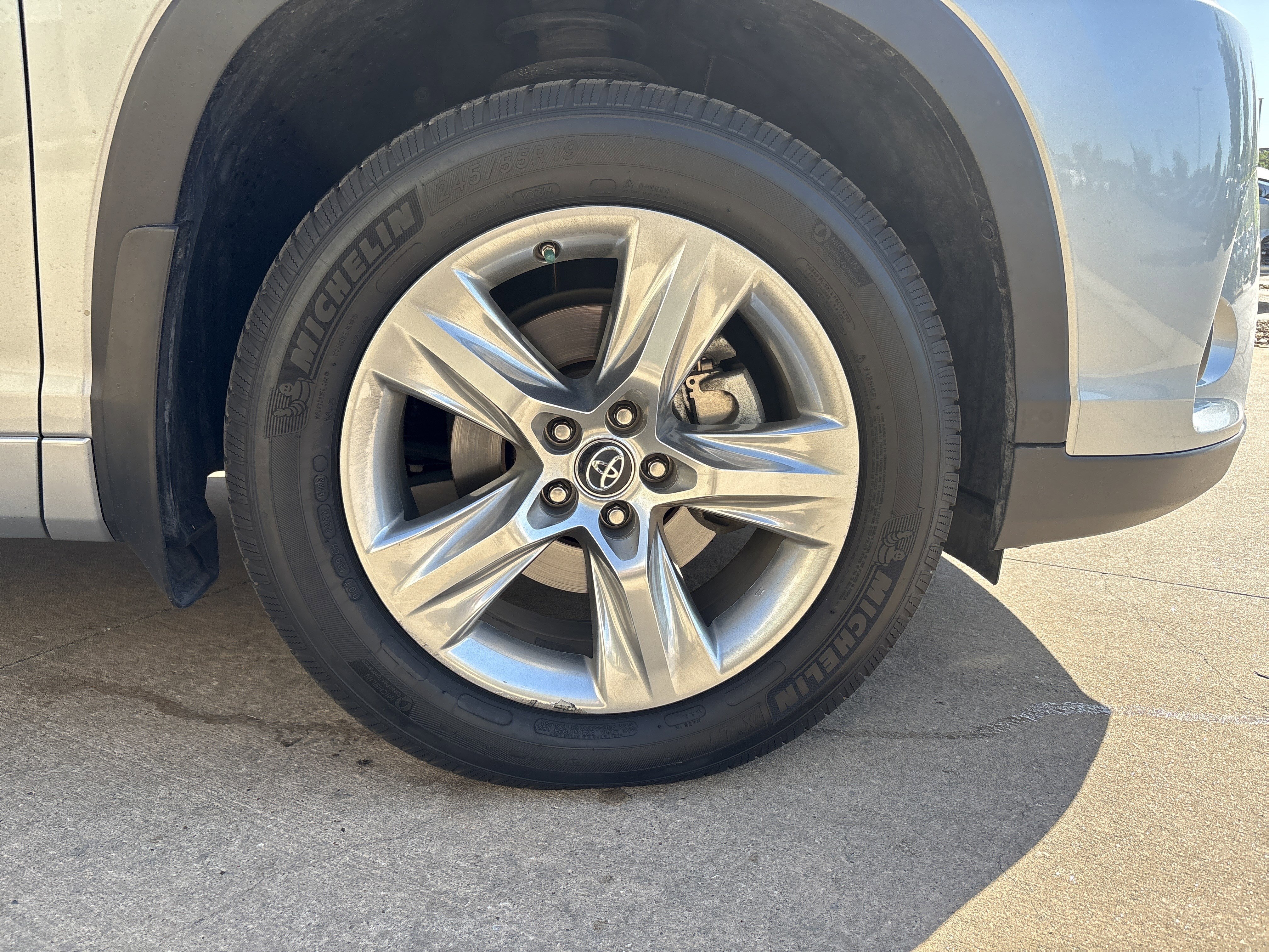 Used 2017 Toyota Highlander Limited AWD/4WD image 13