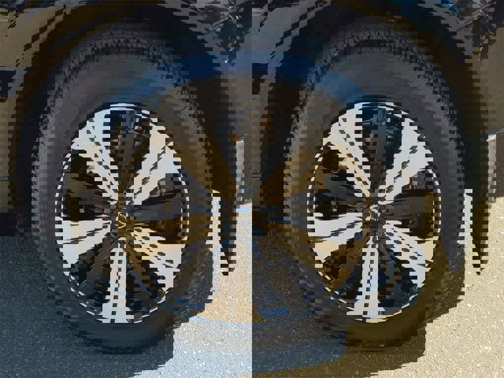 Used 2025 Volvo XC60 T8 Core w/ Protection Package Premier image 12