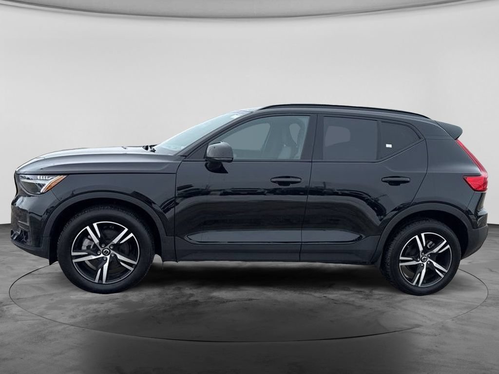 Used 2024 Volvo XC40 B5 Core AWD/4WD image 7