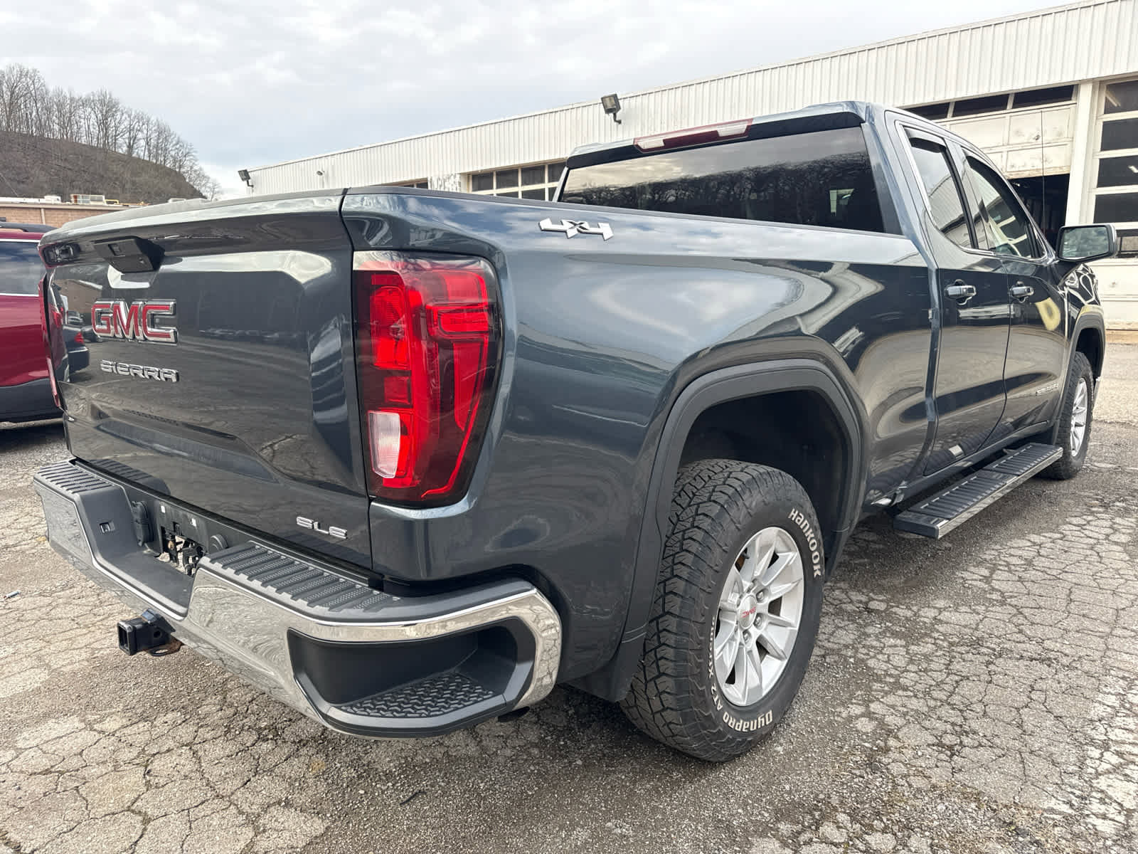 Used 2020 GMC Sierra 1500 SLE w/ SLE Value Package image 7