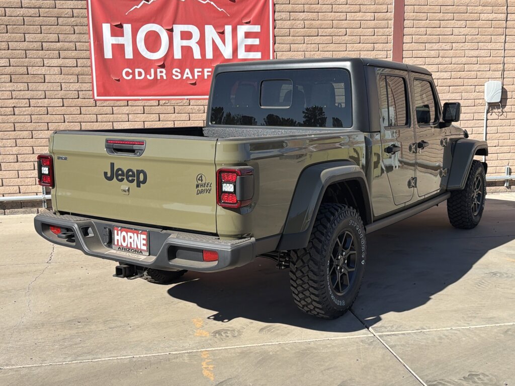 New 2025 Jeep Gladiator Willys image 8