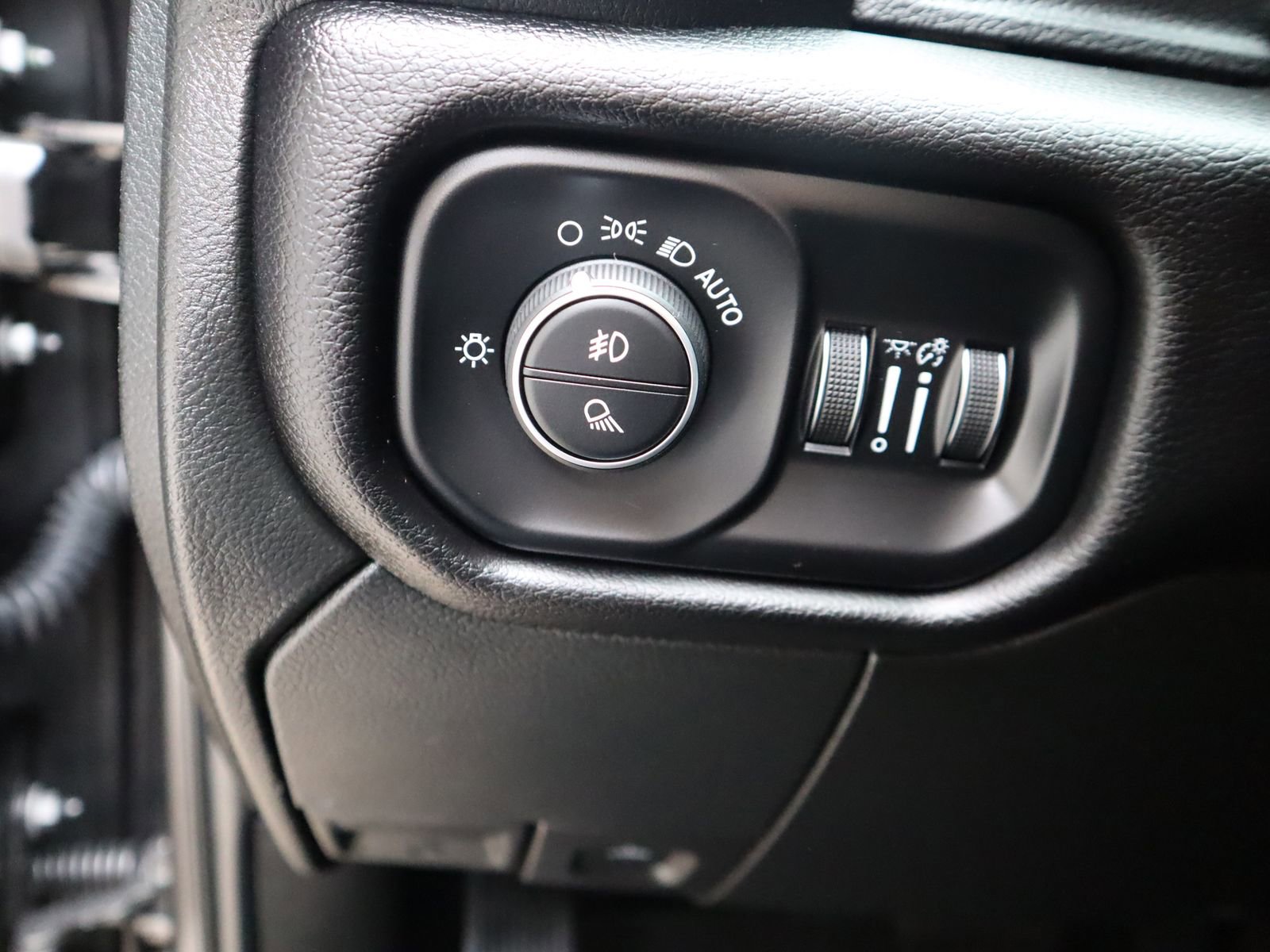 Used 2024 RAM 2500 Laramie image 34