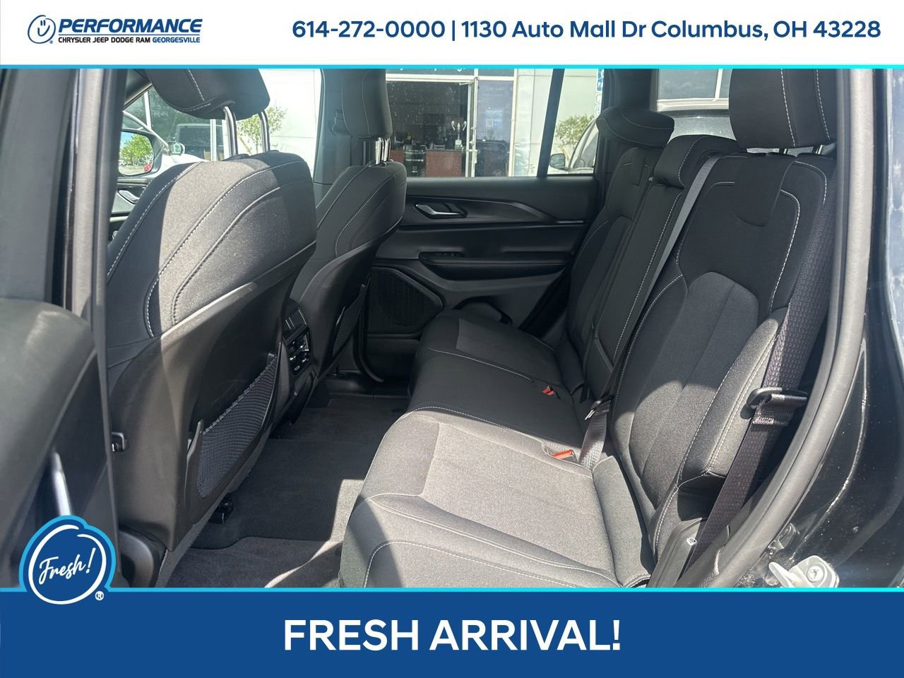 Used 2025 Jeep Grand Cherokee Laredo image 11