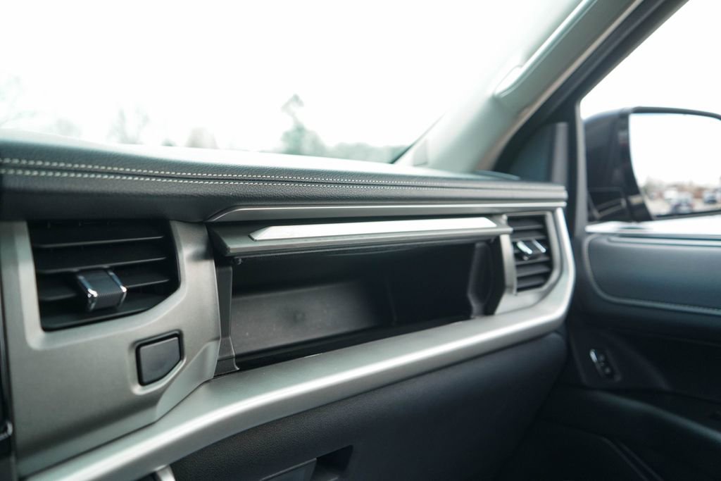 Used 2024 Ford Expedition Max XLT image 30