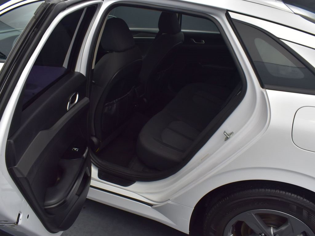 Used 2023 Kia K5 LXS image 7