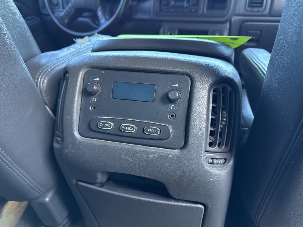 Used 2004 Chevrolet Silverado 2500 LT w/ Heavy-Duty Power Package image 15