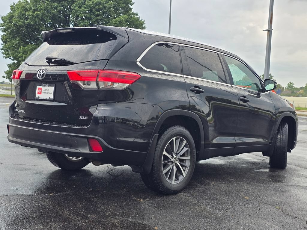 Used 2019 Toyota Highlander XLE FWD image 17