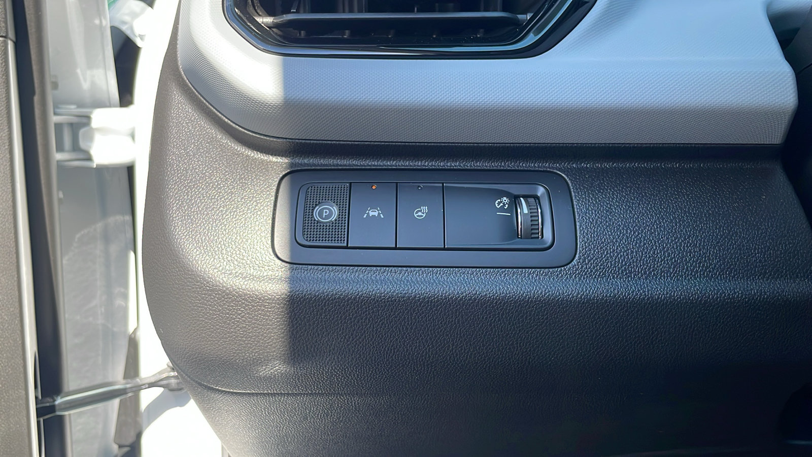 New 2027 Chevrolet Bolt LT w/ Comfort Package FWD image 27