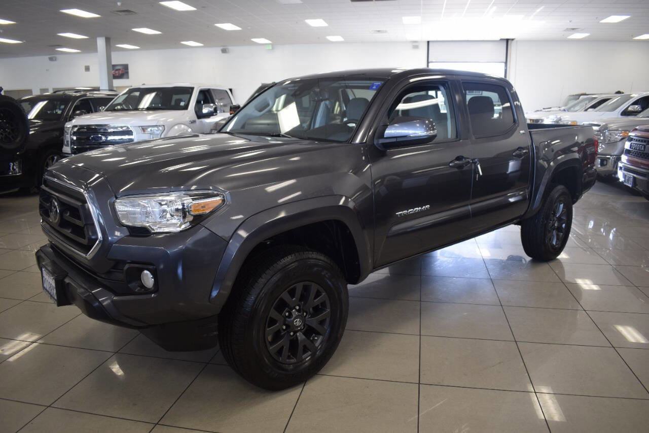 Used 2020 Toyota Tacoma SR5 image 3