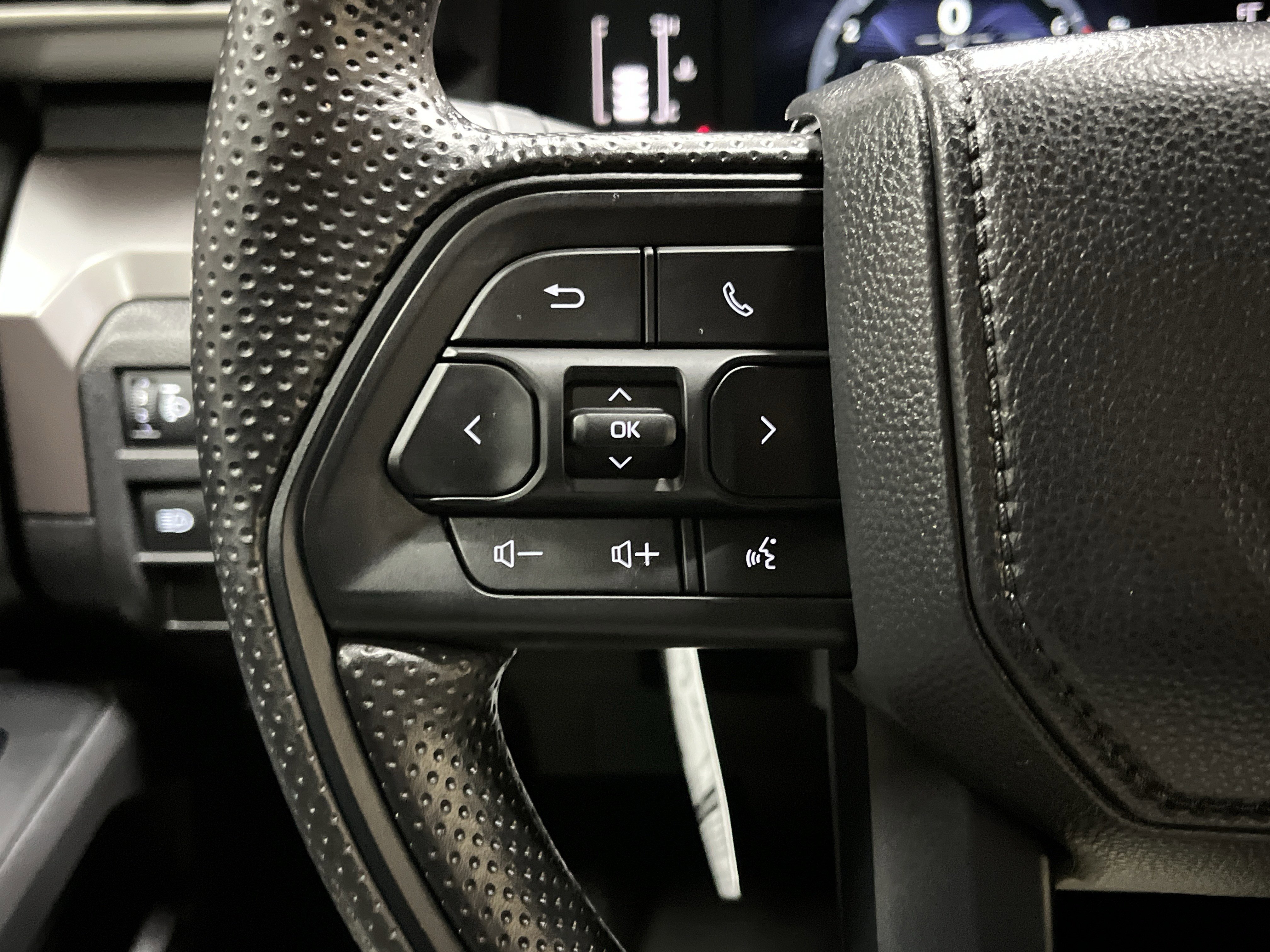 Certified 2024 Toyota Tacoma SR5 image 19