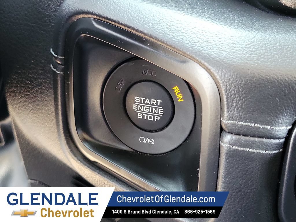 Used 2025 Jeep Wrangler Unlimited Sahara AWD/4WD image 34