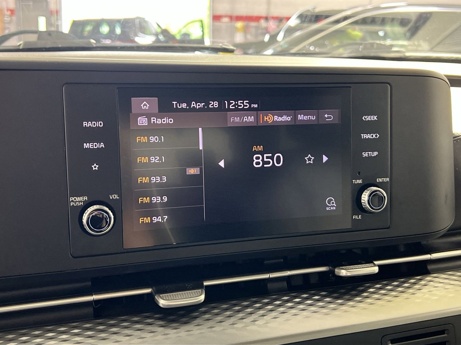 Used 2022 Kia Carnival LX FWD image 19