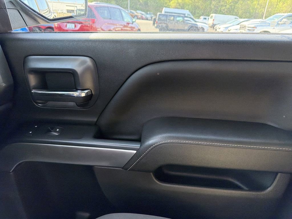 Used 2018 Chevrolet Silverado 1500 LT w/ All Star Edition AWD/4WD image 23