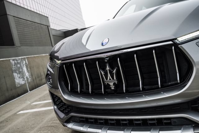 Used 2017 Maserati Levante S AWD/4WD image 24