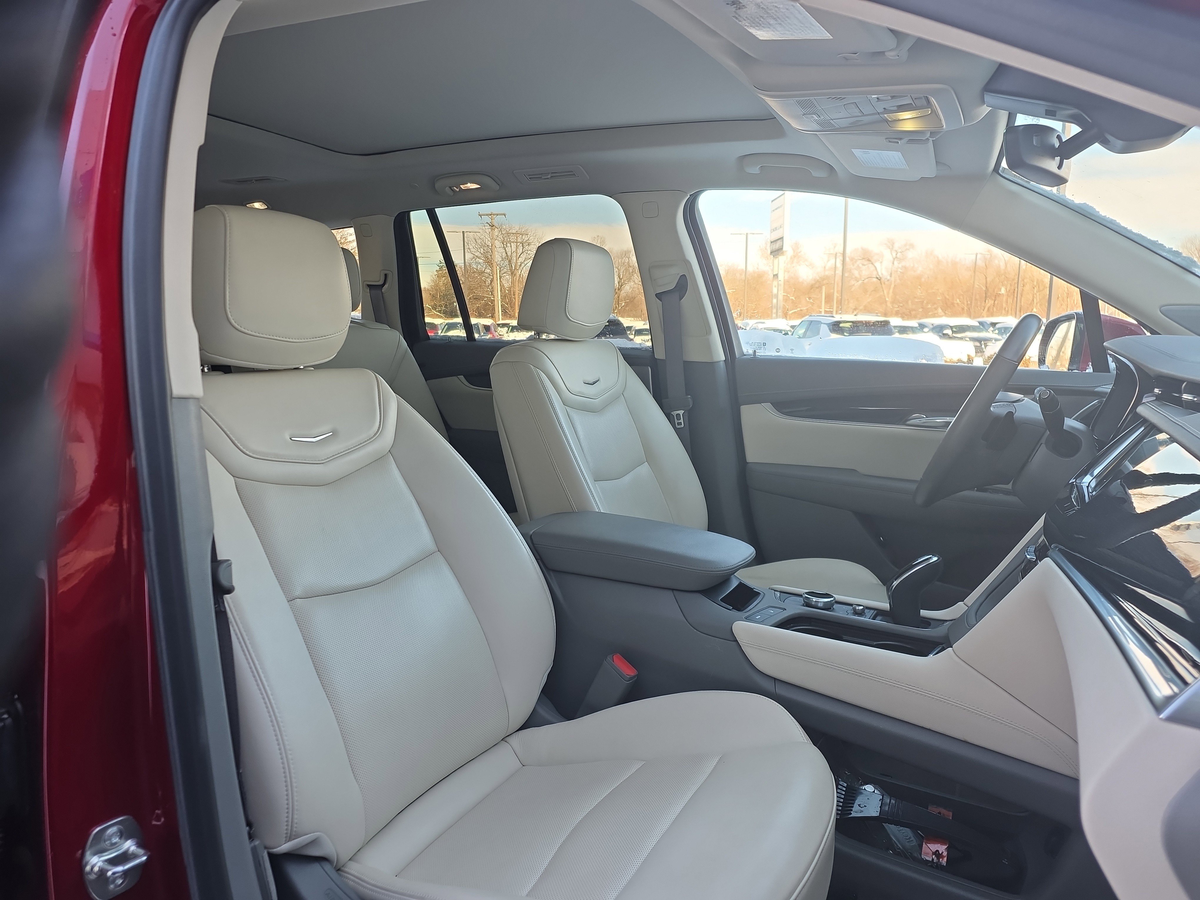 Used 2025 Cadillac XT6 Premium Luxury image 25