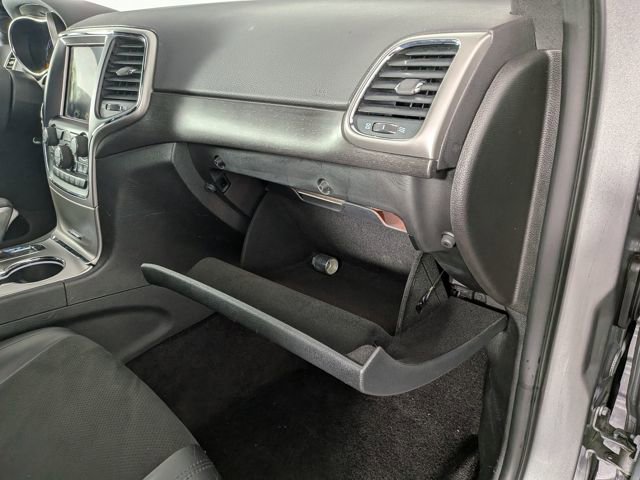 Used 2018 Jeep Grand Cherokee Altitude image 30