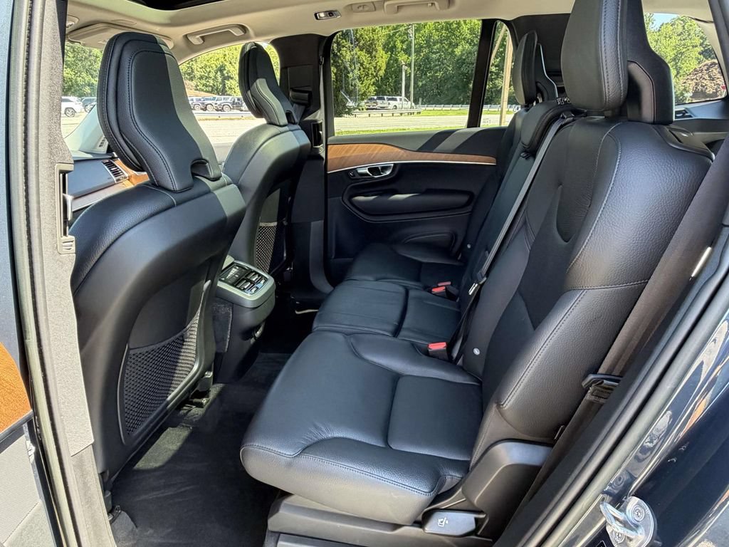 Used 2022 Volvo XC90 T6 Momentum w/ Advanced Package AWD/4WD image 16