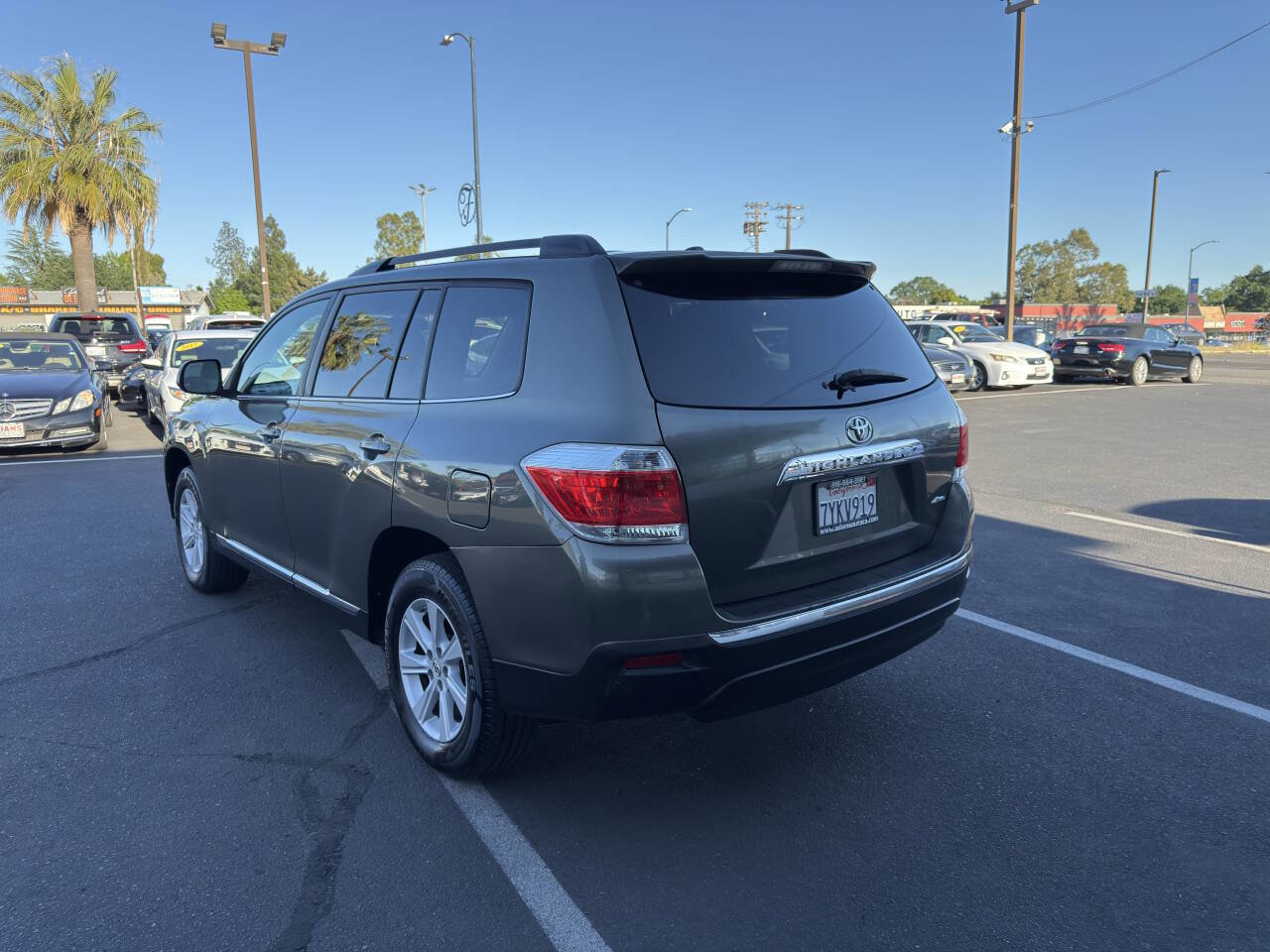 Used 2012 Toyota Highlander 4WD w/ Tech Pkg image 5
