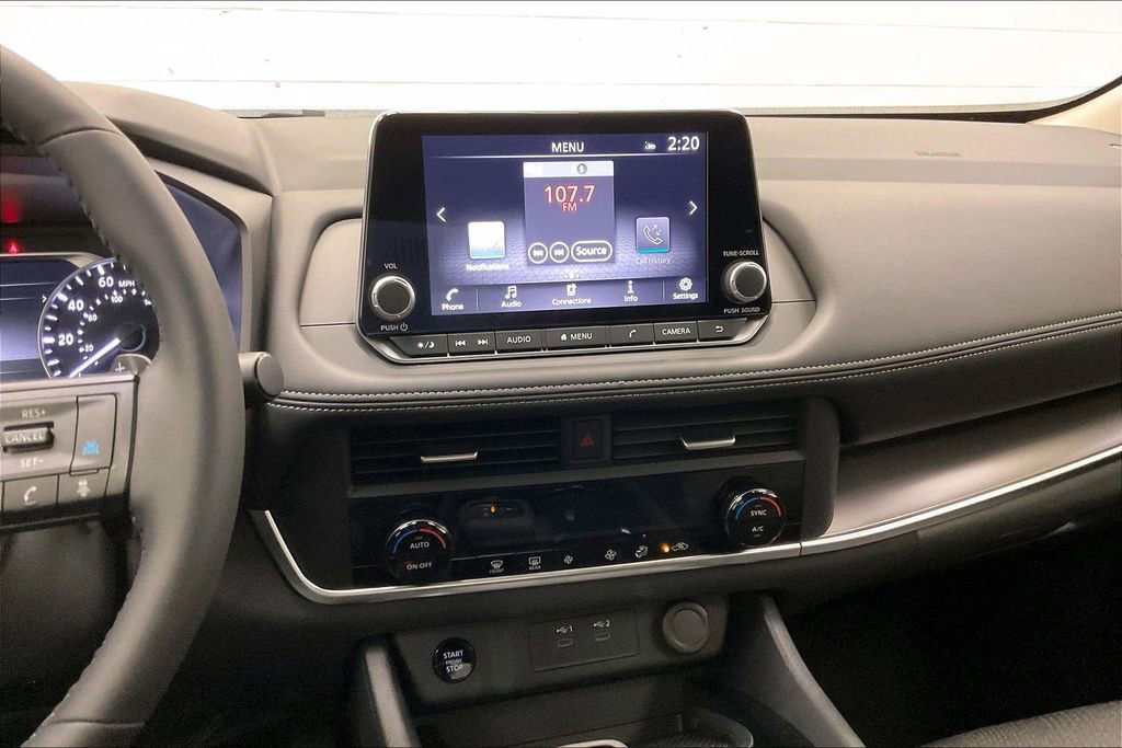 Used 2026 Nissan Rogue SV AWD/4WD image 5