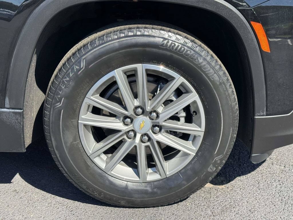 Used 2023 Chevrolet Traverse LT AWD/4WD image 28