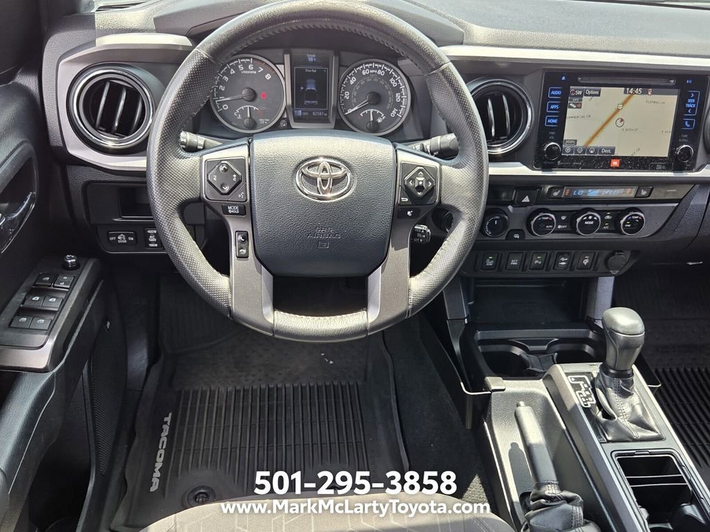 Used 2017 Toyota Tacoma TRD Off-Road AWD/4WD image 11