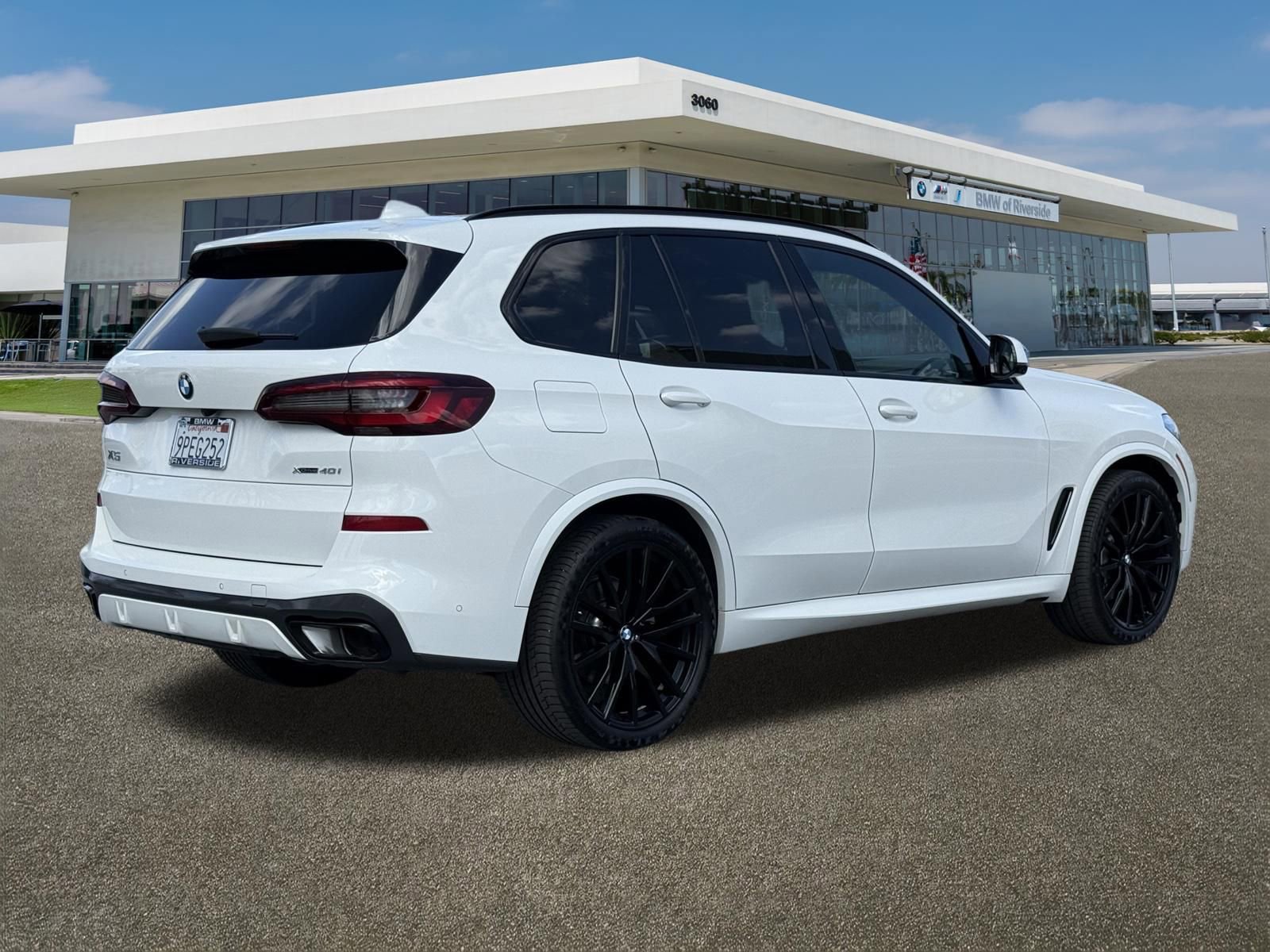 Used 2023 BMW X5 xDrive40i w/ M Sport Package image 10