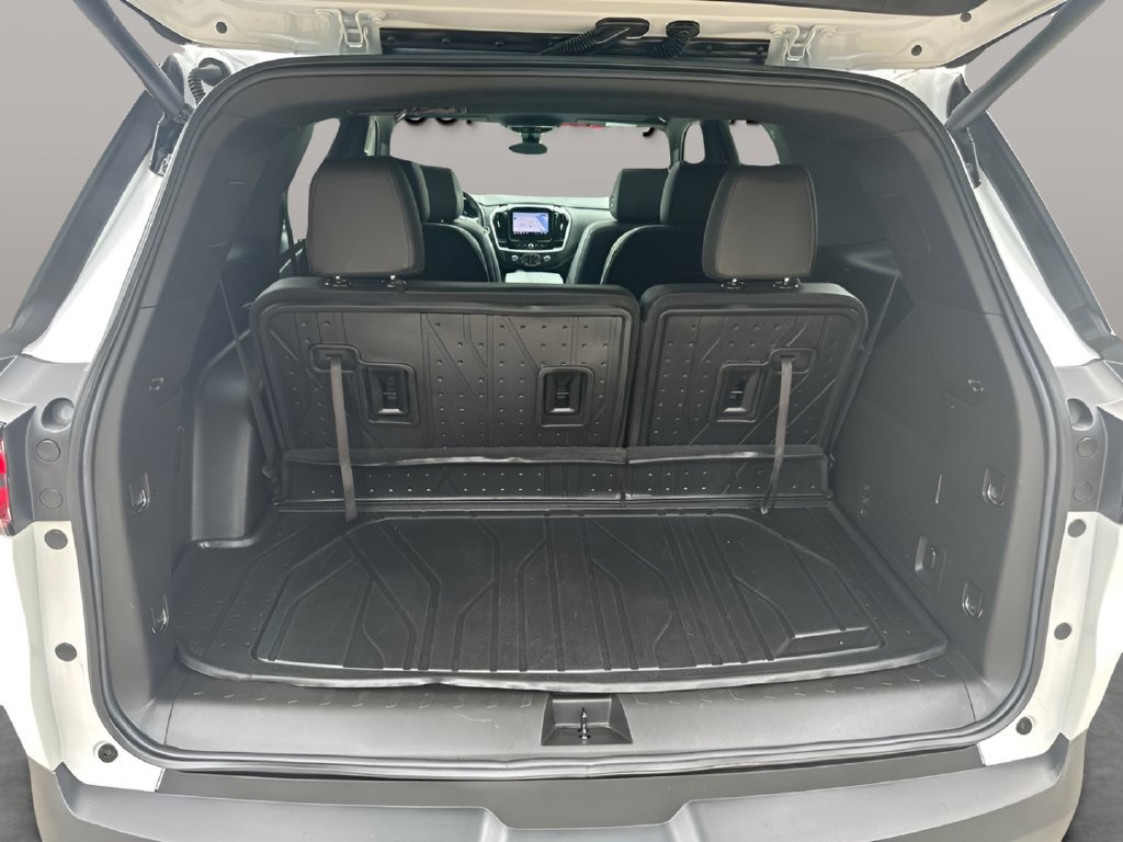Used 2023 Chevrolet Traverse RS AWD/4WD image 28